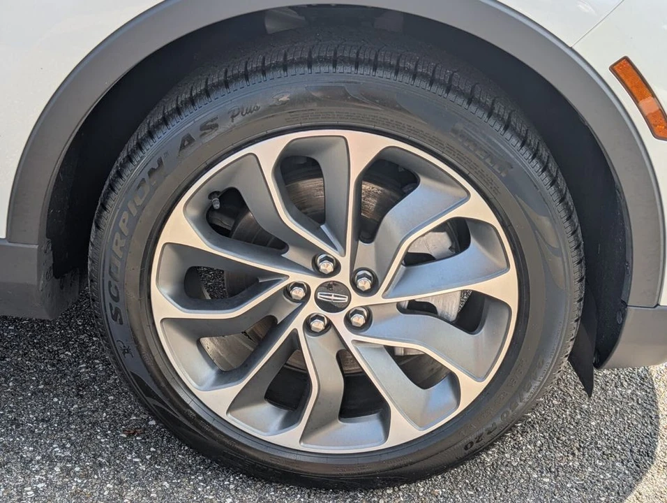 2022 Lincoln Nautilus - Image 9 of 12