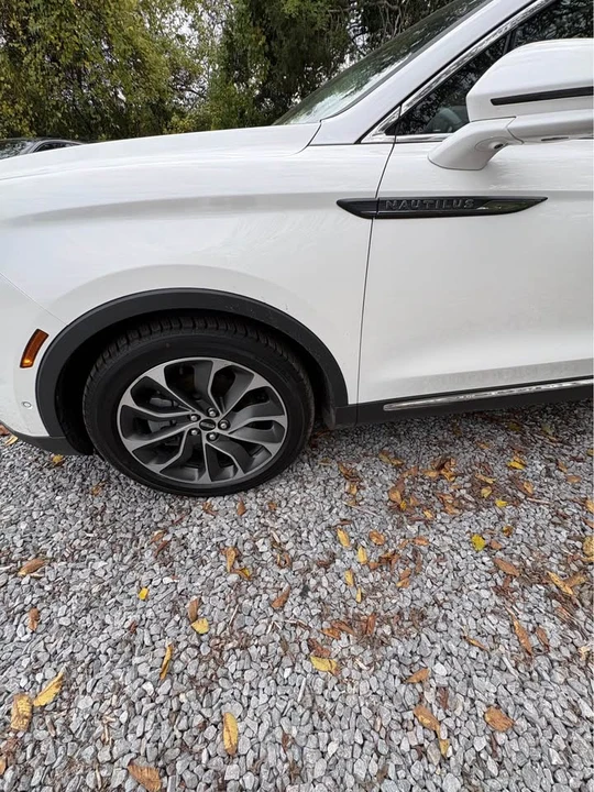 2022 Lincoln Nautilus - Image 3 of 7