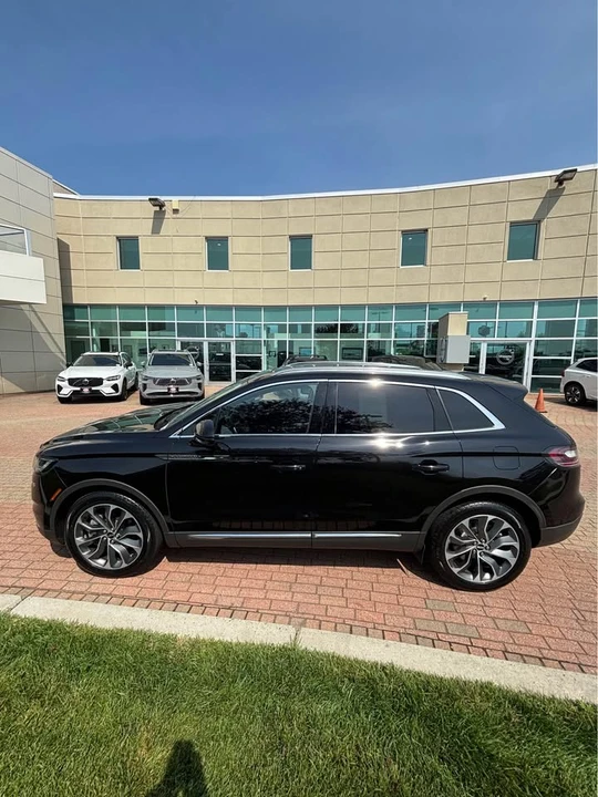 2022 Lincoln Nautilus - Image 2 of 12