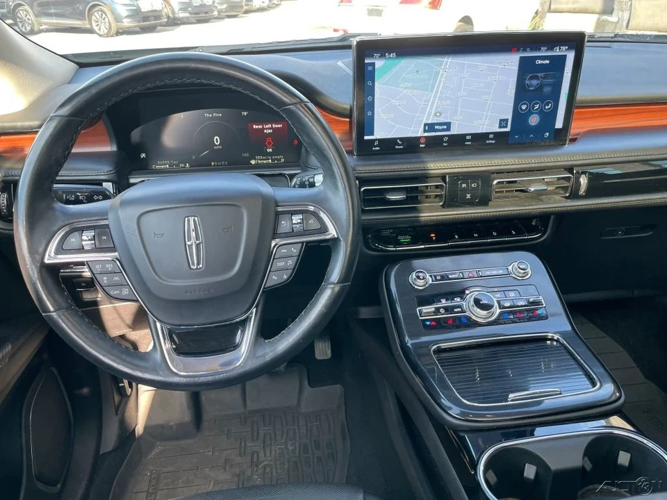 2022 Lincoln Nautilus - Image 11 of 20
