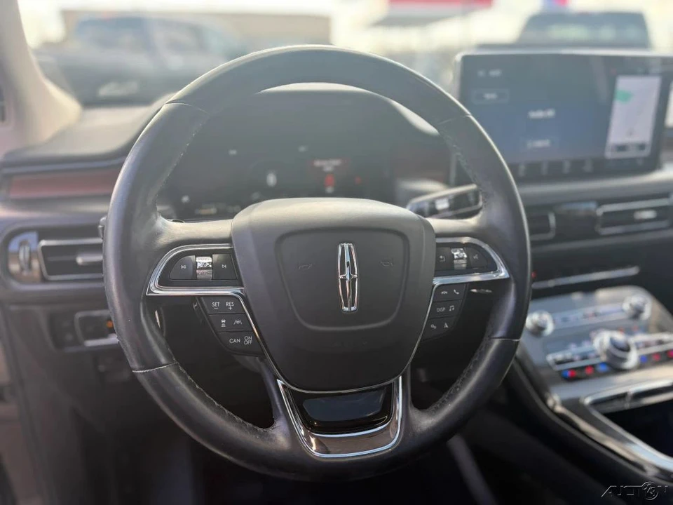 2022 Lincoln Nautilus - Image 17 of 24