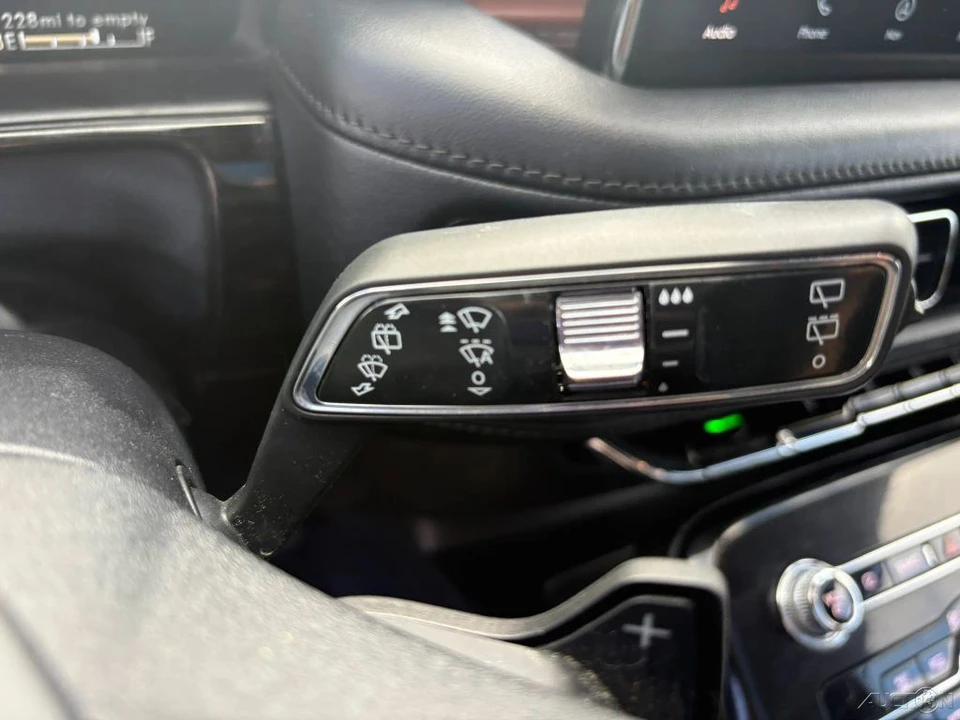 2022 Lincoln Nautilus - Image 18 of 24