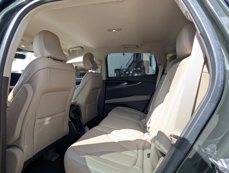 2022 Lincoln Nautilus - Image 12 of 21