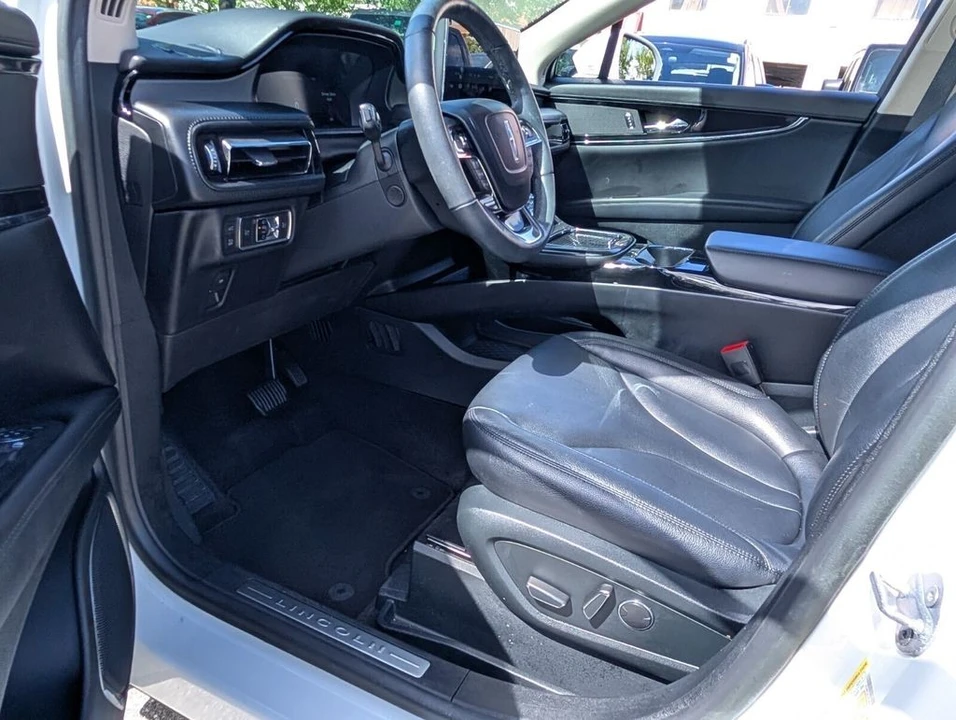 2022 Lincoln Nautilus - Image 12 of 21