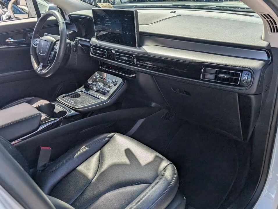 2022 Lincoln Nautilus - Image 16 of 21