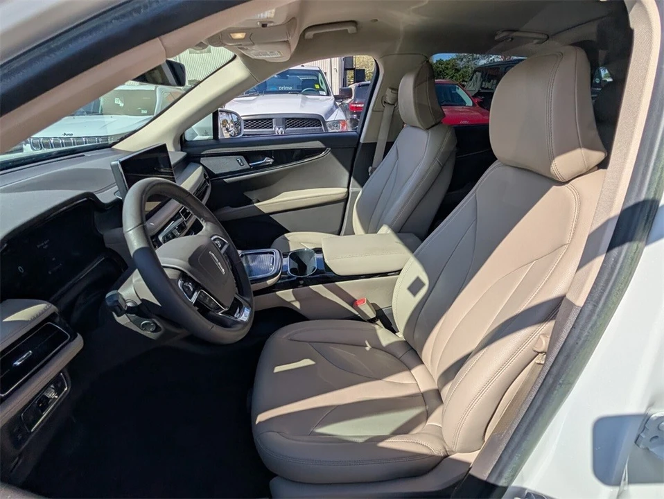 2022 Lincoln Nautilus - Image 11 of 12