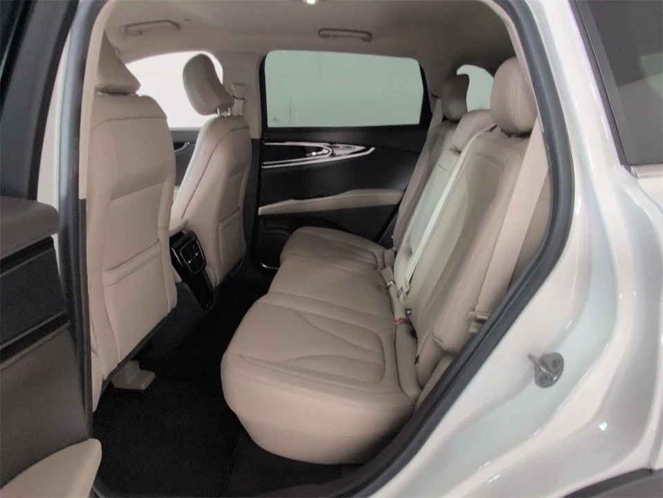 2022 Lincoln Nautilus - Image 8 of 21