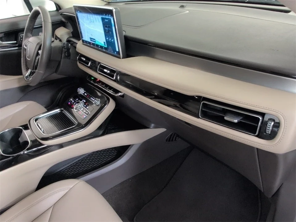 2022 Lincoln Nautilus - Image 14 of 21