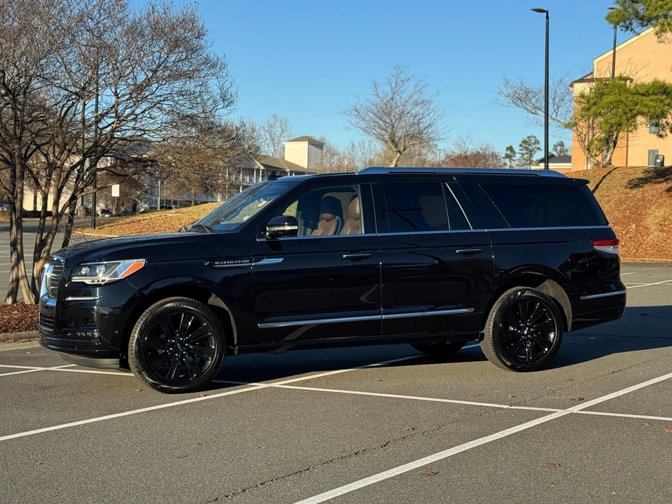 2022 Lincoln Navigator 4th Gen - Image 5 of 21