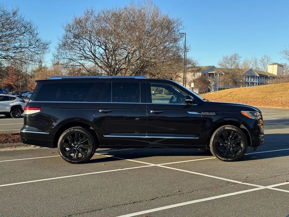 2022 Lincoln Navigator 4th Gen - Image 14 of 21
