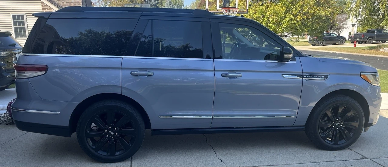 2022 Lincoln Navigator 4th Gen - Image 11 of 14