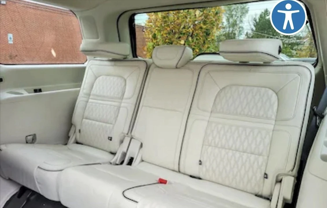 2022 Lincoln Navigator 4th Gen - Image 13 of 14