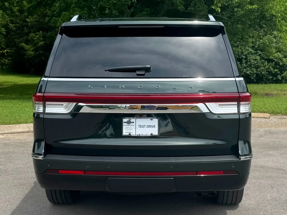 2022 Lincoln Navigator 4th Gen - Image 5 of 12