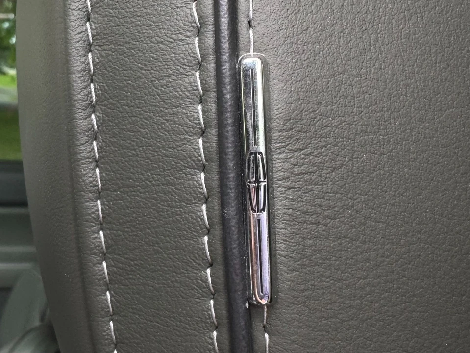 2022 Lincoln Navigator 4th Gen - Image 16 of 21