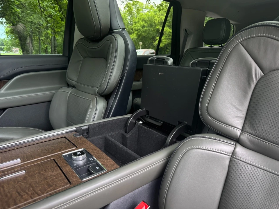 2022 Lincoln Navigator 4th Gen - Image 14 of 21