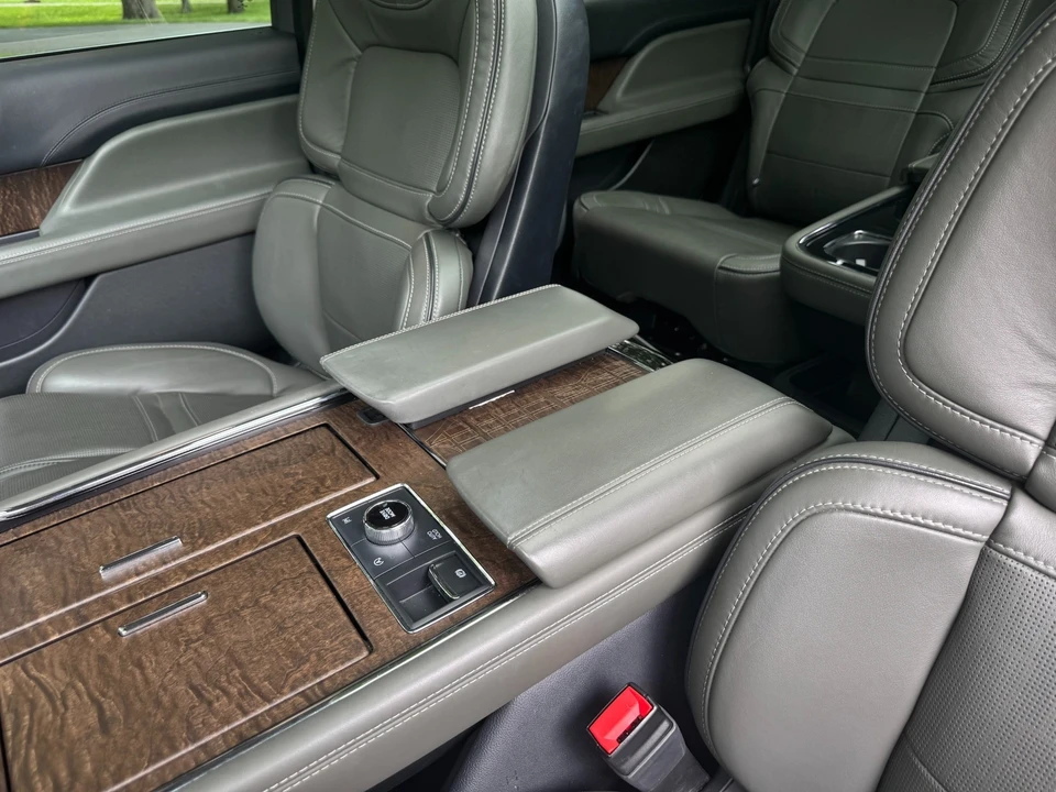 2022 Lincoln Navigator 4th Gen - Image 13 of 21