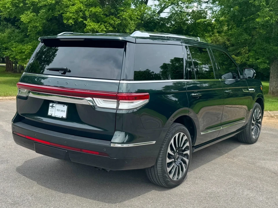 2022 Lincoln Navigator 4th Gen - Image 3 of 12