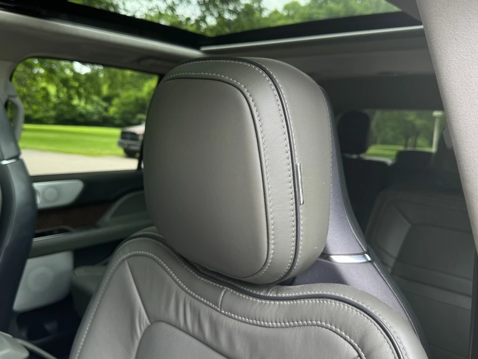 2022 Lincoln Navigator 4th Gen - Image 15 of 21