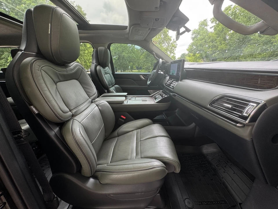 2022 Lincoln Navigator 4th Gen - Image 21 of 21