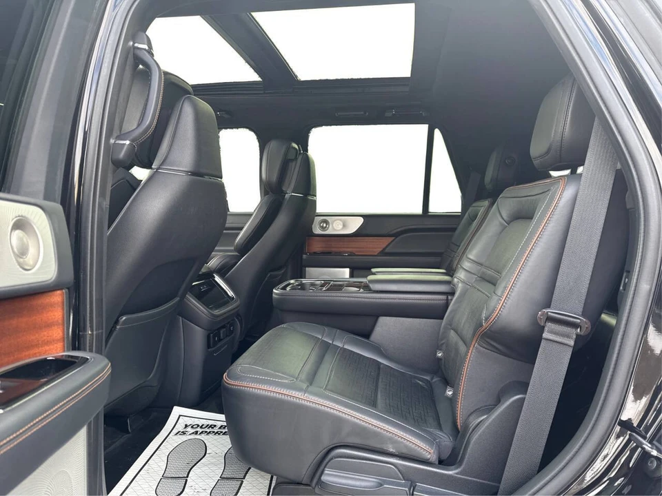 2022 Lincoln Navigator 4th Gen - Image 10 of 21