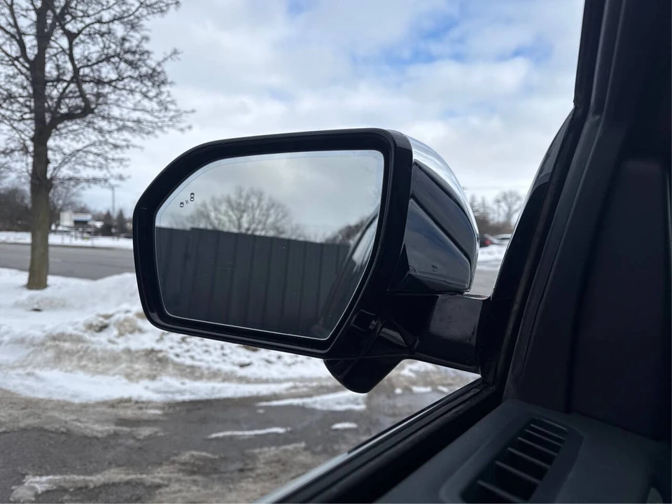 2022 Lincoln Navigator 4th Gen - Image 17 of 21