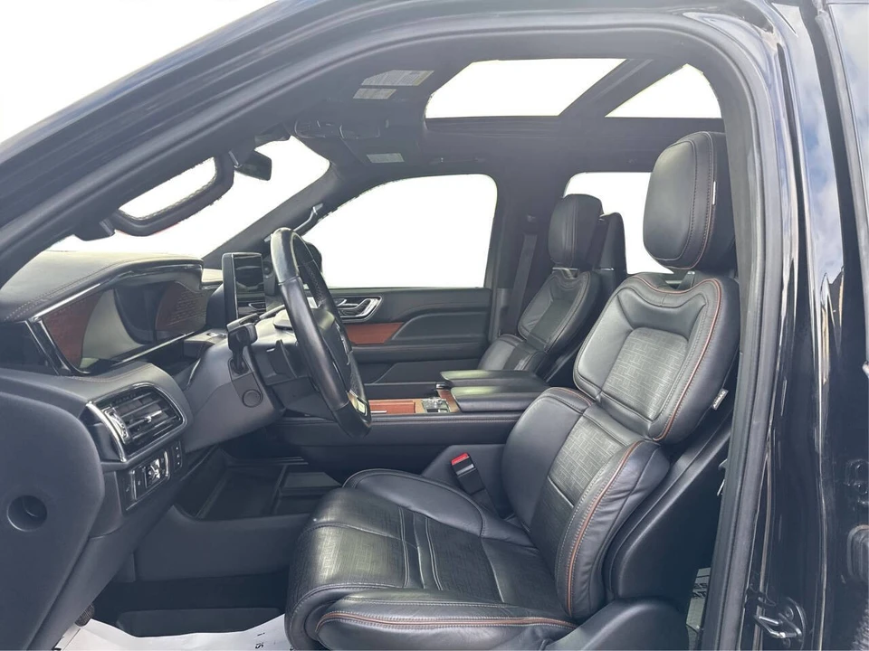 2022 Lincoln Navigator 4th Gen - Image 9 of 21