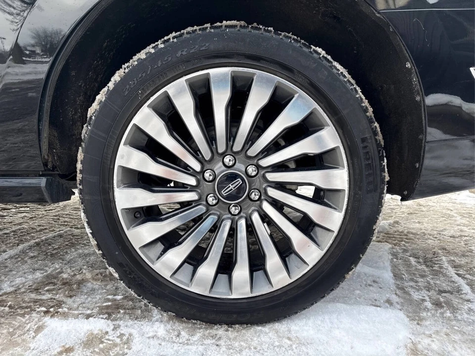 2022 Lincoln Navigator 4th Gen - Image 19 of 21