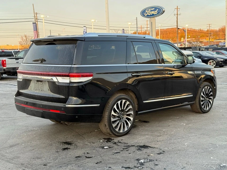 2022 Lincoln Navigator 4th Gen - Image 3 of 12