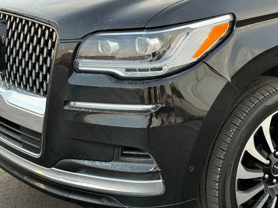 2022 Lincoln Navigator 4th Gen - Image 9 of 12