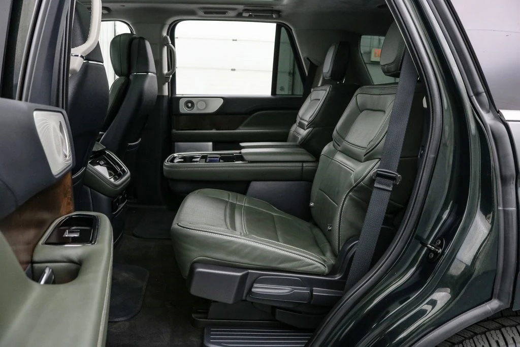 2022 Lincoln Navigator 4th Gen - Image 19 of 21