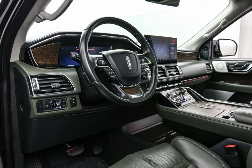 2022 Lincoln Navigator 4th Gen - Image 13 of 21