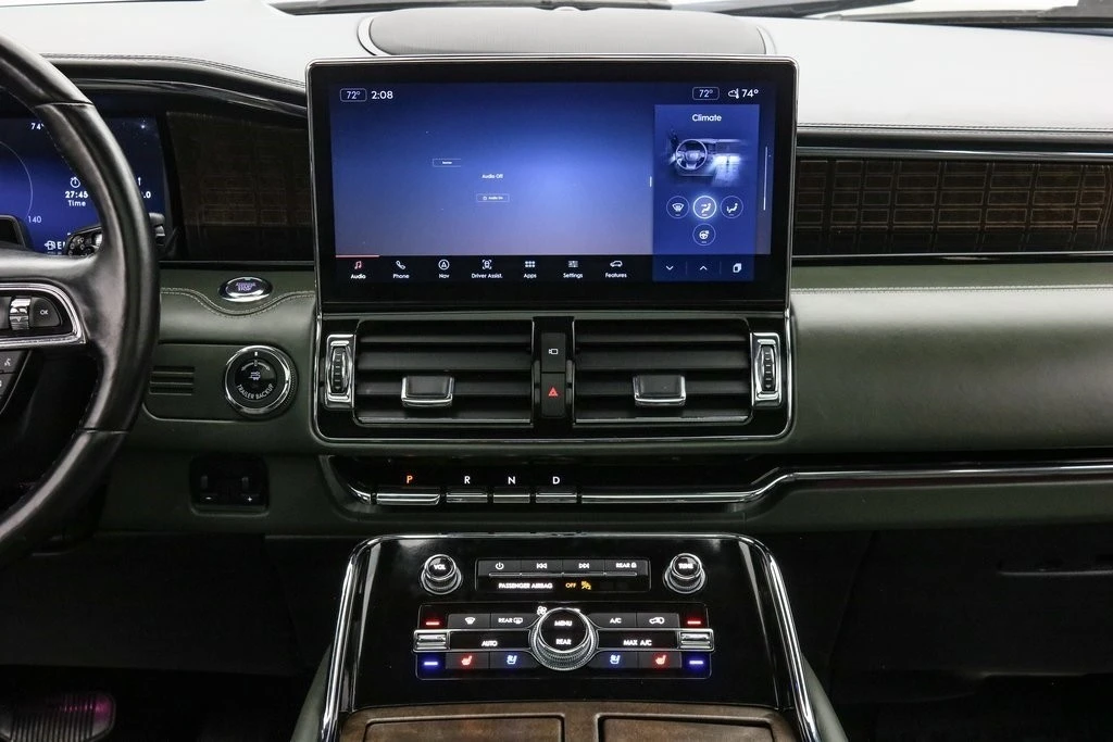 2022 Lincoln Navigator 4th Gen - Image 16 of 21