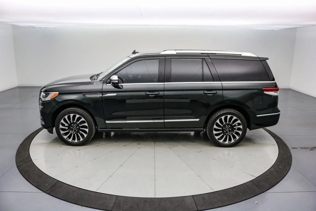 2022 Lincoln Navigator 4th Gen - Image 8 of 21
