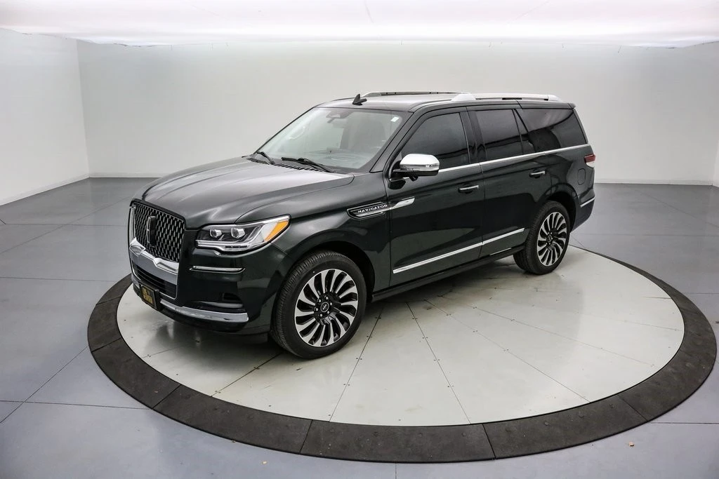 2022 Lincoln Navigator 4th Gen - Image 9 of 21