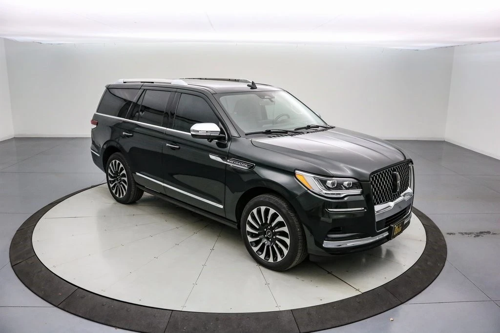 2022 Lincoln Navigator 4th Gen - Image 2 of 21