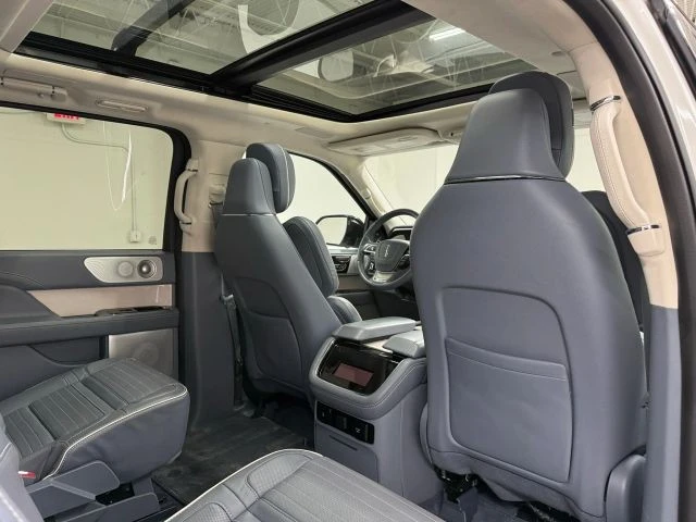 2022 Lincoln Navigator 4th Gen - Image 16 of 21