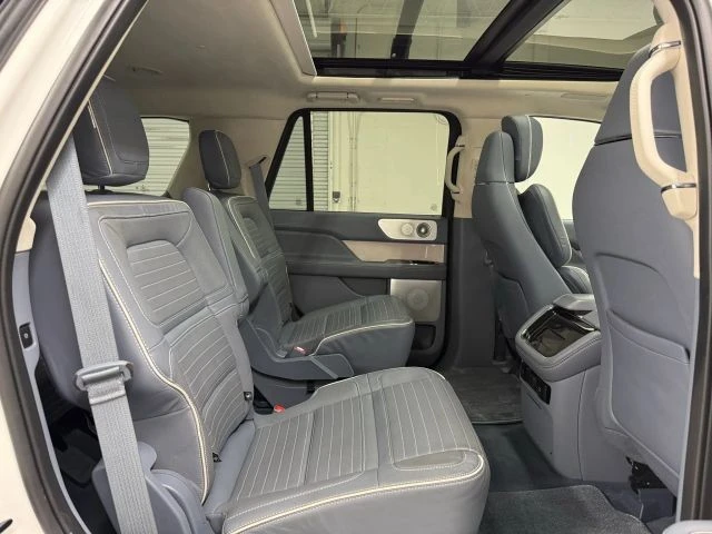 2022 Lincoln Navigator 4th Gen - Image 17 of 21