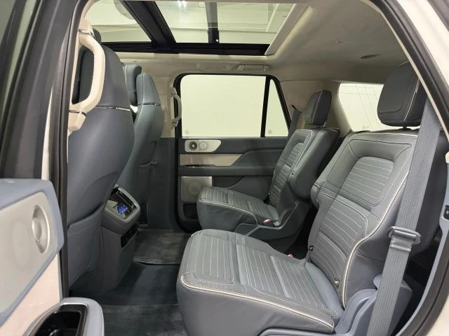 2022 Lincoln Navigator 4th Gen - Image 18 of 21