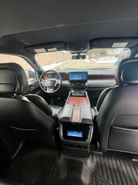 2022 Lincoln Navigator 4th Gen - Image 13 of 14