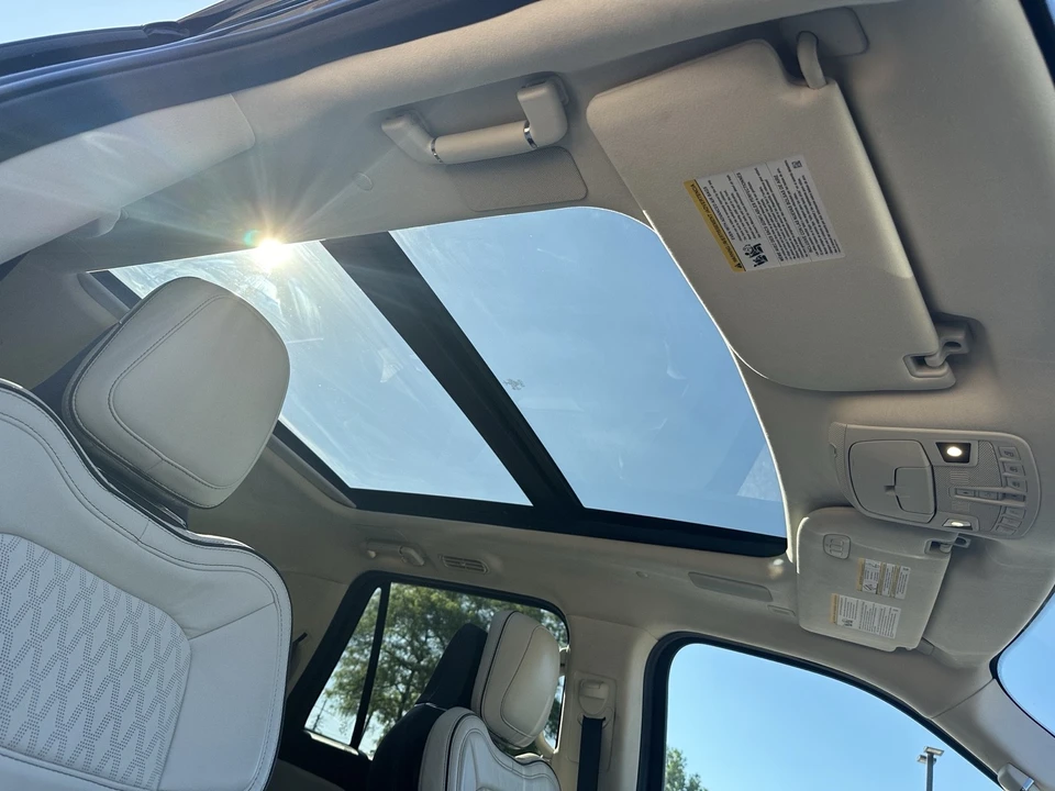 2022 Lincoln Navigator 4th Gen - Image 19 of 21