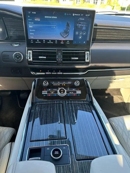 2022 Lincoln Navigator 4th Gen - Image 20 of 21