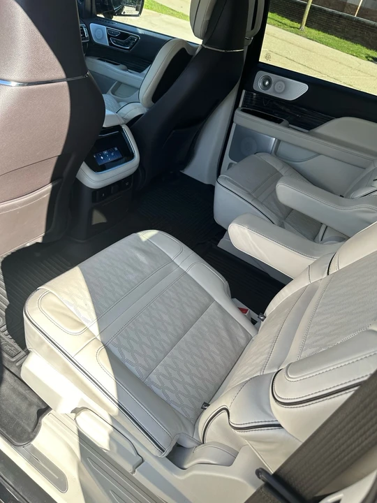2022 Lincoln Navigator 4th Gen - Image 13 of 21