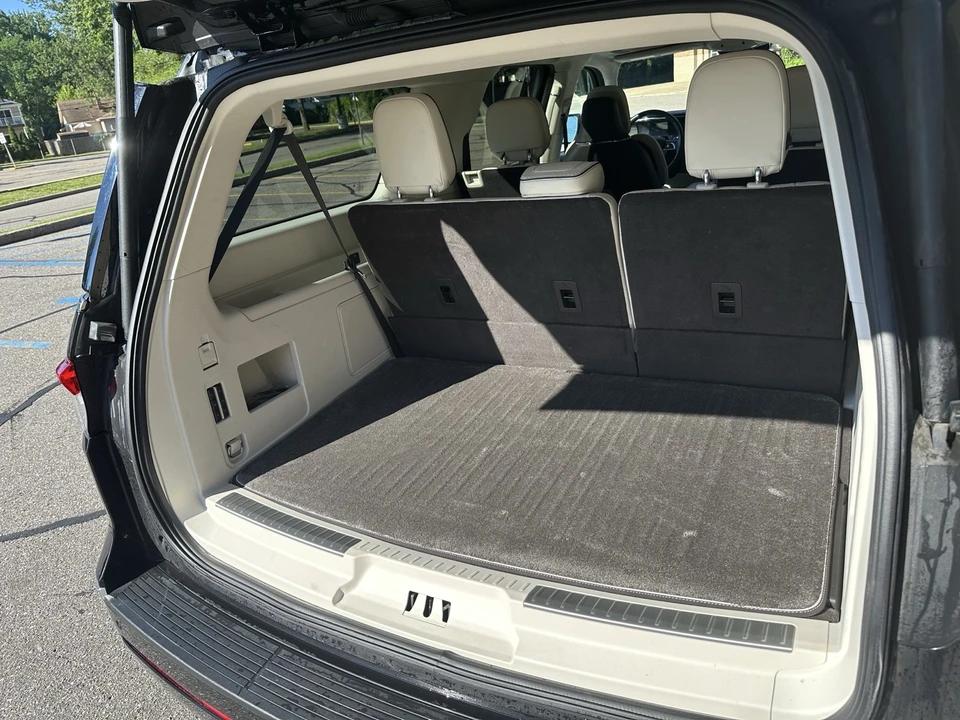 2022 Lincoln Navigator 4th Gen - Image 17 of 21