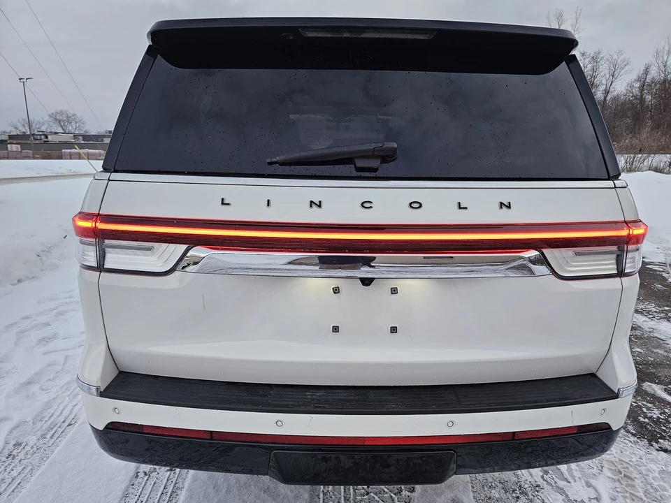 2022 Lincoln Navigator 4th Gen - Image 20 of 21