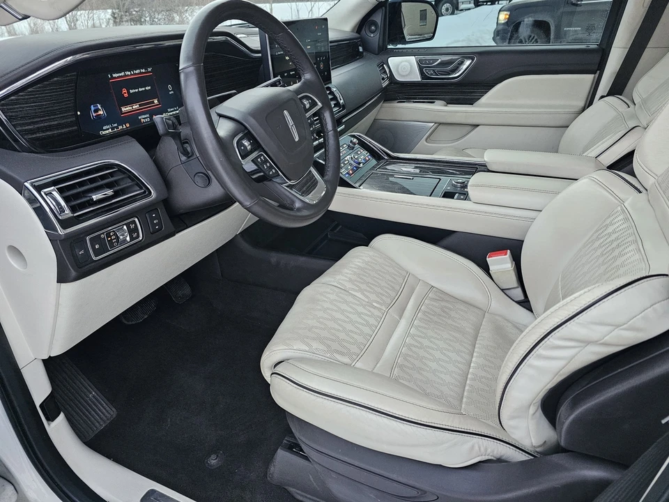 2022 Lincoln Navigator 4th Gen - Image 5 of 21