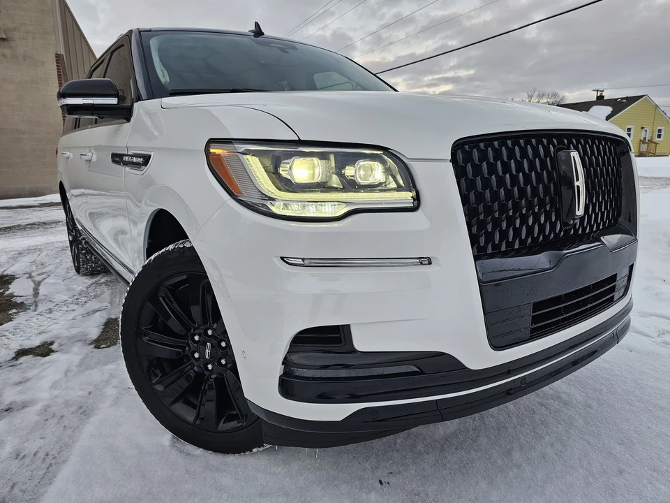 2022 Lincoln Navigator 4th Gen - Image 3 of 21