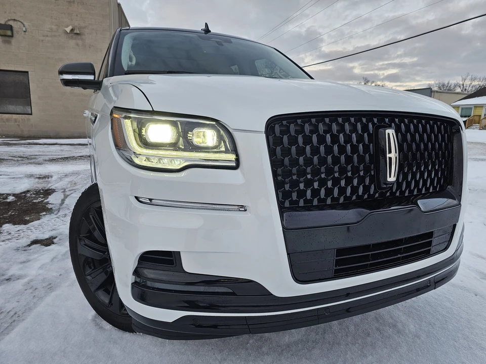 2022 Lincoln Navigator 4th Gen - Image 4 of 21