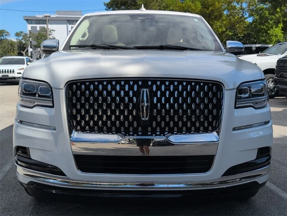 2022 Lincoln Navigator 4th Gen - Image 3 of 21