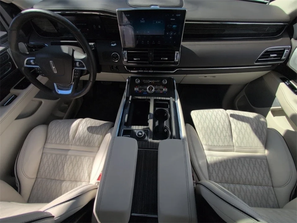 2022 Lincoln Navigator 4th Gen - Image 10 of 21