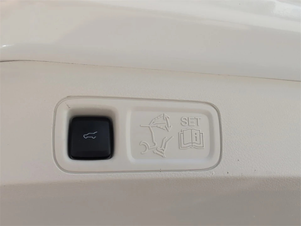 2022 Lincoln Navigator 4th Gen - Image 12 of 12